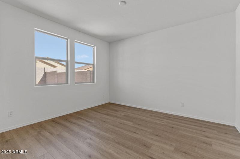 KBPHX_MIR_DesertOasis-Lot141_8546-1200