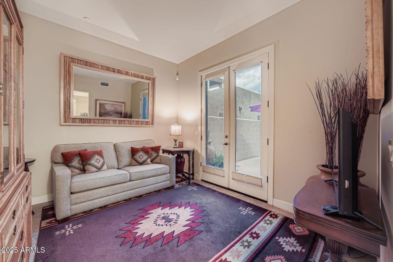 Den/study/ guest space