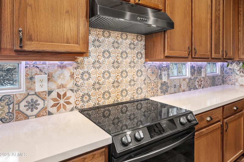 18019-La-Posada-detail-stove-1