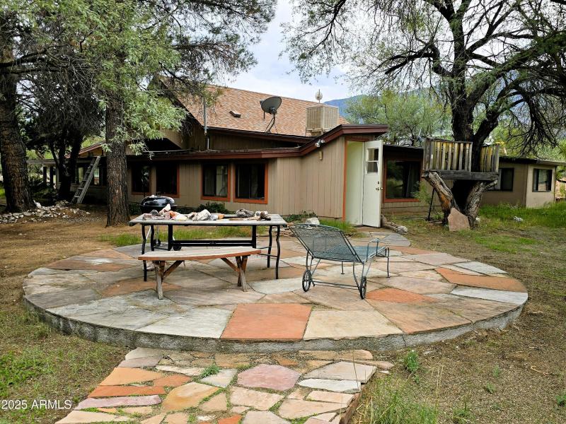 Flagstone patio