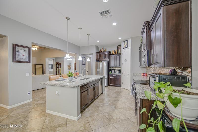 Kitchen 8