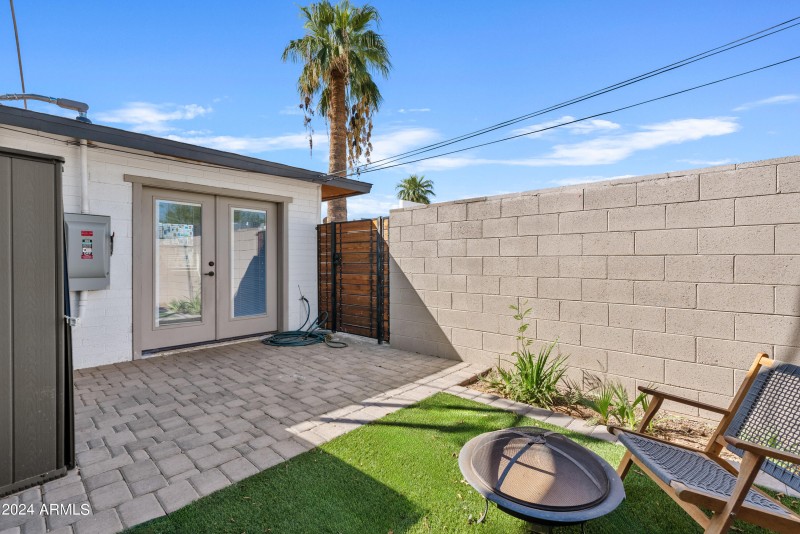 provate patio for 2 back units