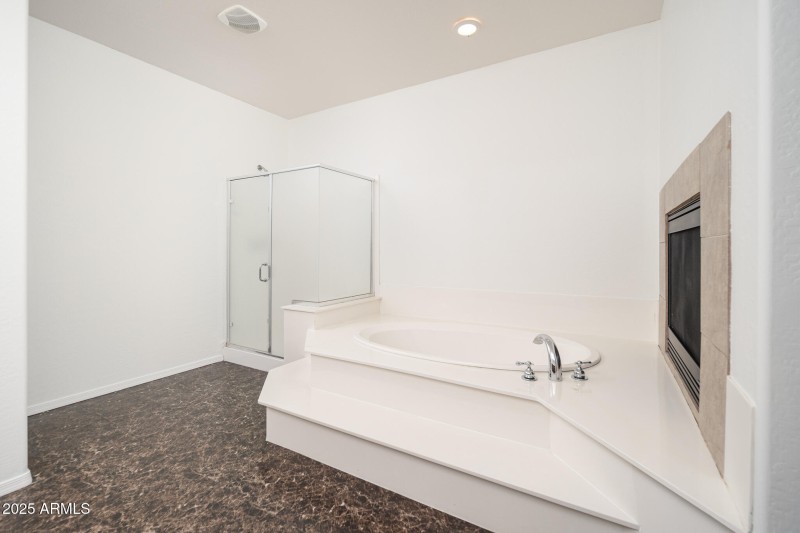 28_Primary-Bath_01