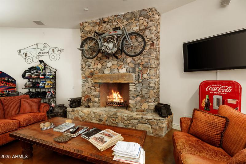 EXQUISITE SHOWROOM!