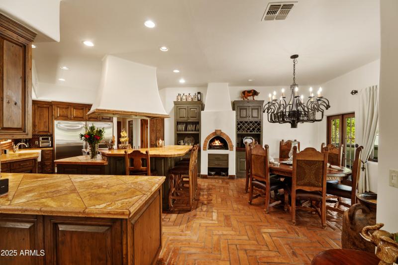 ELEGANT KITCHEN