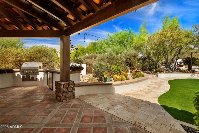 MAGNIFICANT PATIOS!