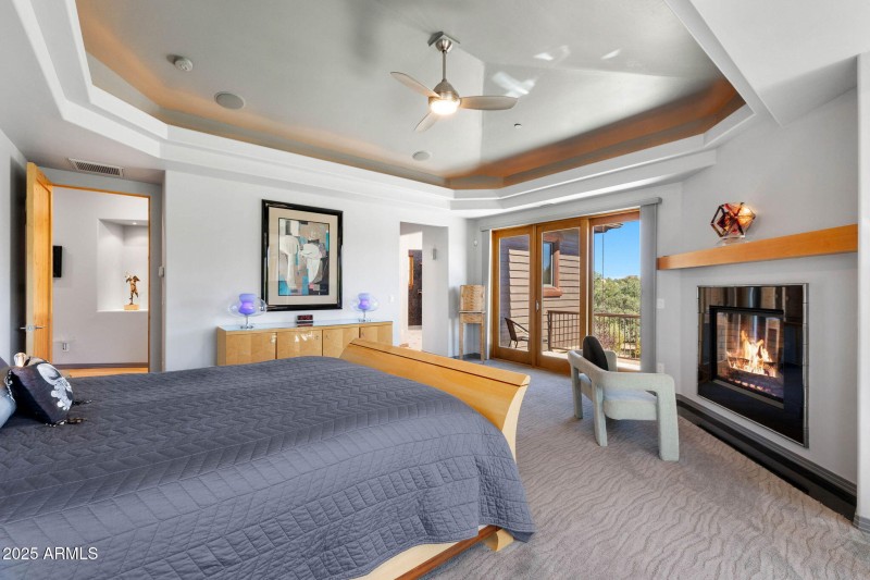 37-Primary Bedroom (3)