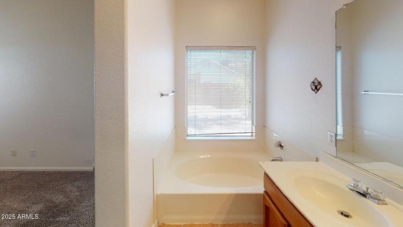 483-w-encinas-st-bathroom