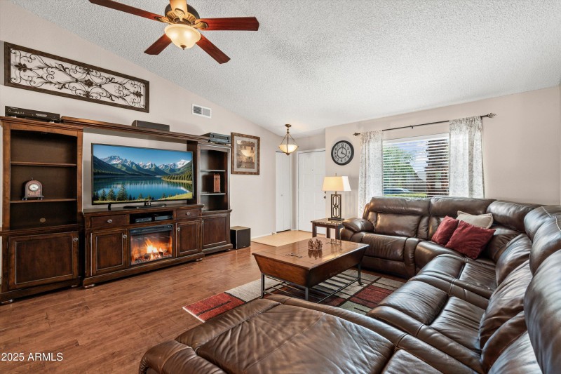 09-Living Room