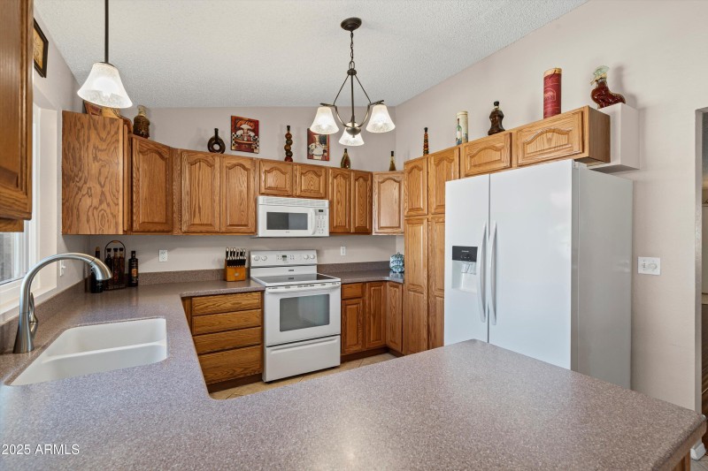 16-Kitchen
