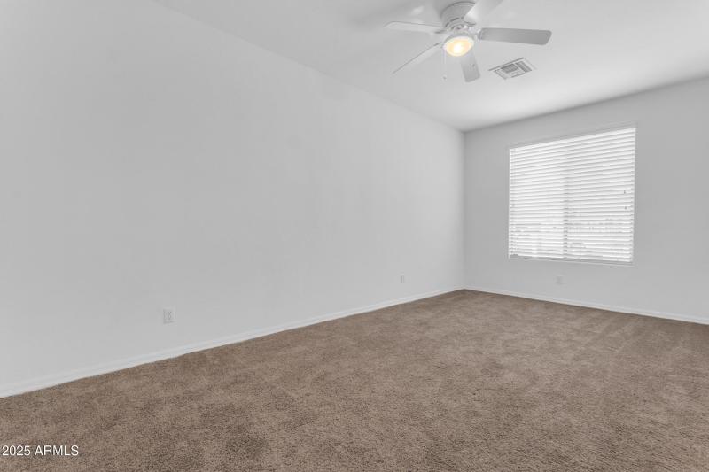 Huge bonus room