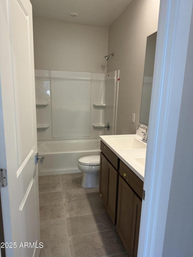 BR45 Lot 210 Bath2