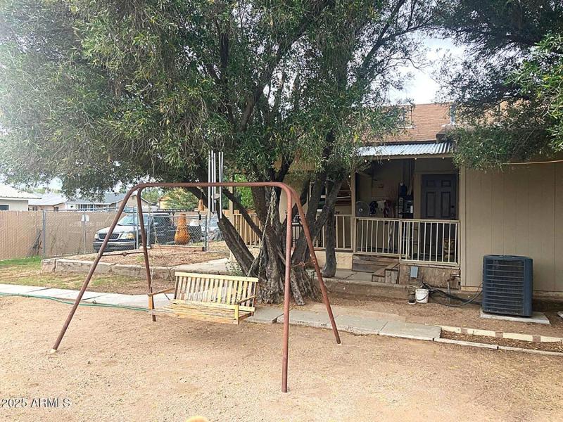 Rear Yard swing1