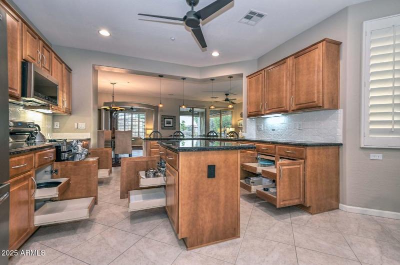 Kitchen-Slide Outs
