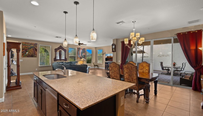 20-web-or-mls-Great Room1