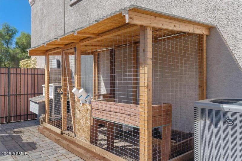 62-Chicken coop