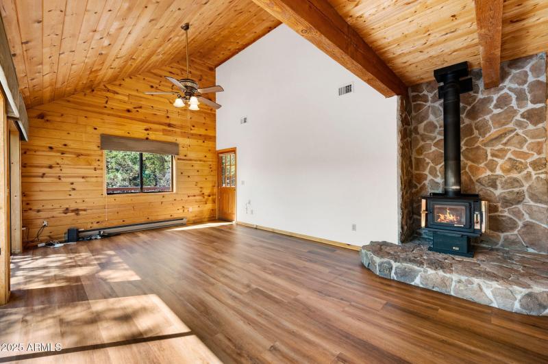 6-Living Room_2