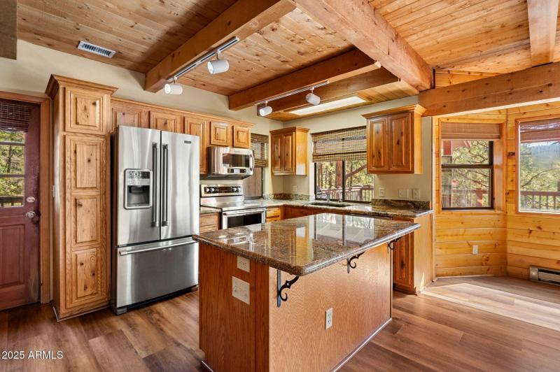 10-Kitchen_1