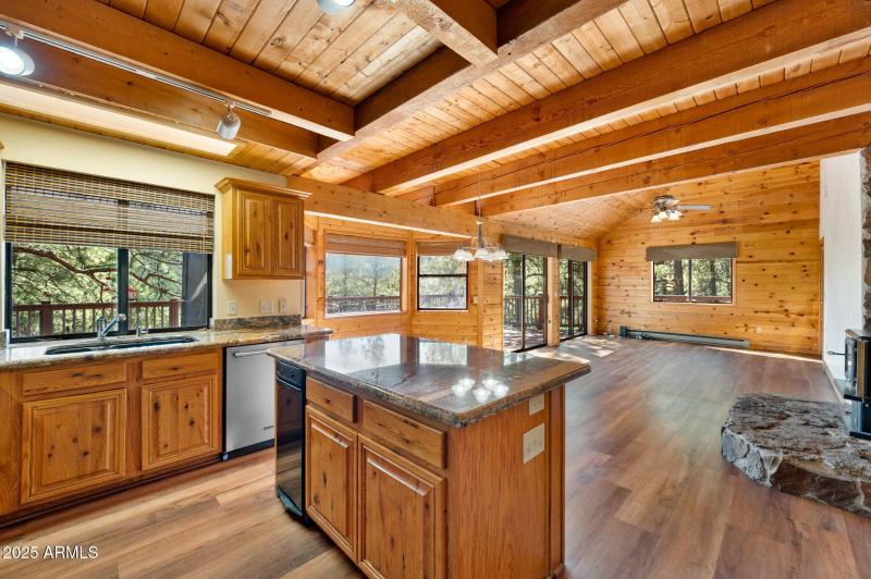 11-Kitchen_2