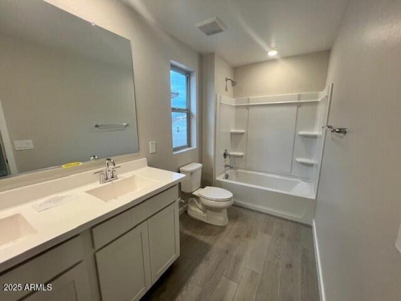 BR35 Lot 160 Bath2