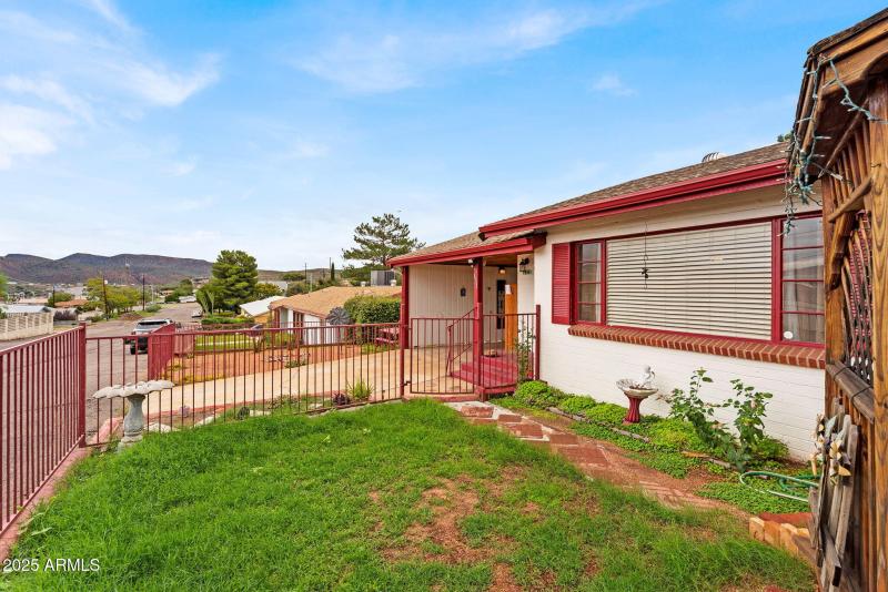 10-web-or-mls-832 Paxton Ave - 8
