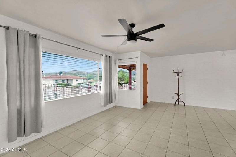 18-web-or-mls-832 Paxton Ave - 21