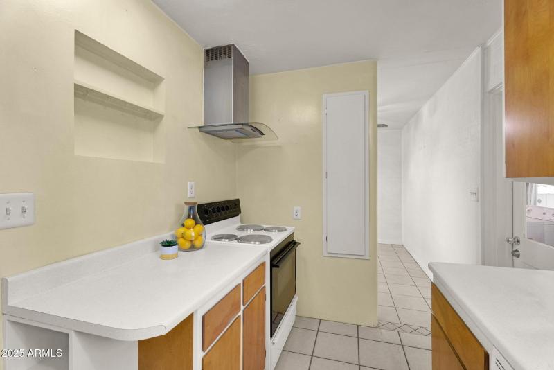 22-web-or-mls-832 Paxton Ave - 24