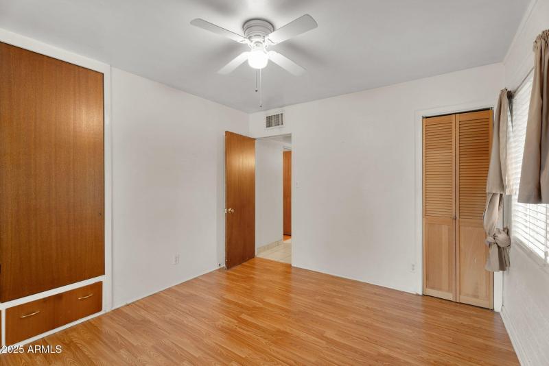 27-web-or-mls-832 Paxton Ave - 32