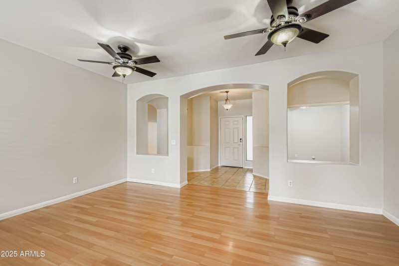 2699 S Butte Ln - MLS Sized - 006 - 08 L