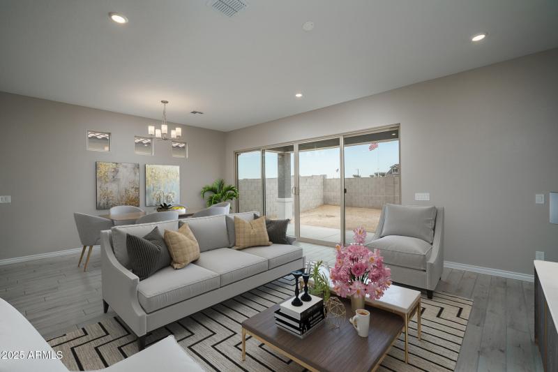 5VS) GREAT ROOM TO DINING