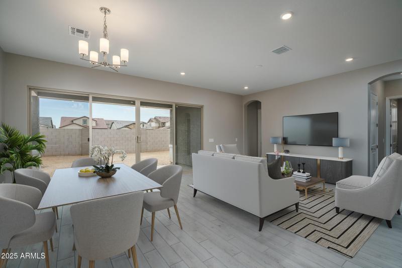 6VS) DINING TO GREAT ROOM