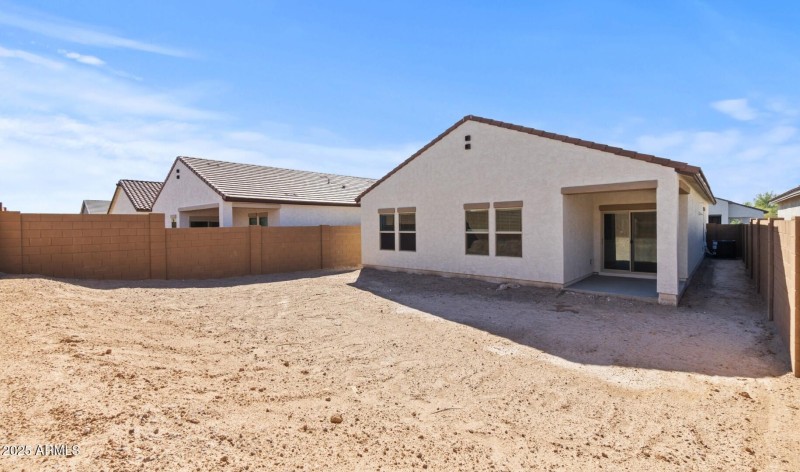 MR Lot #65 Back Exterior (Large)