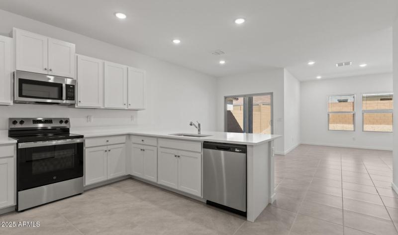 MR Lot #65 Kitchen 4 (Large)