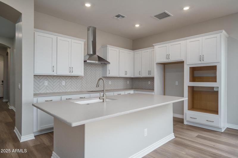 3) KITCHEN