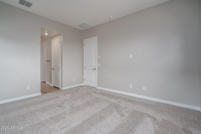 10) PRIMARY SUITE