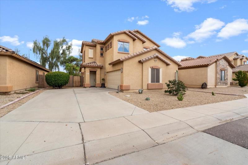 Large DrSide Load Garage