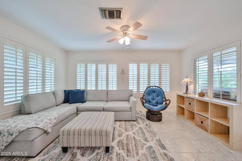 AZ Room w/Shutters
