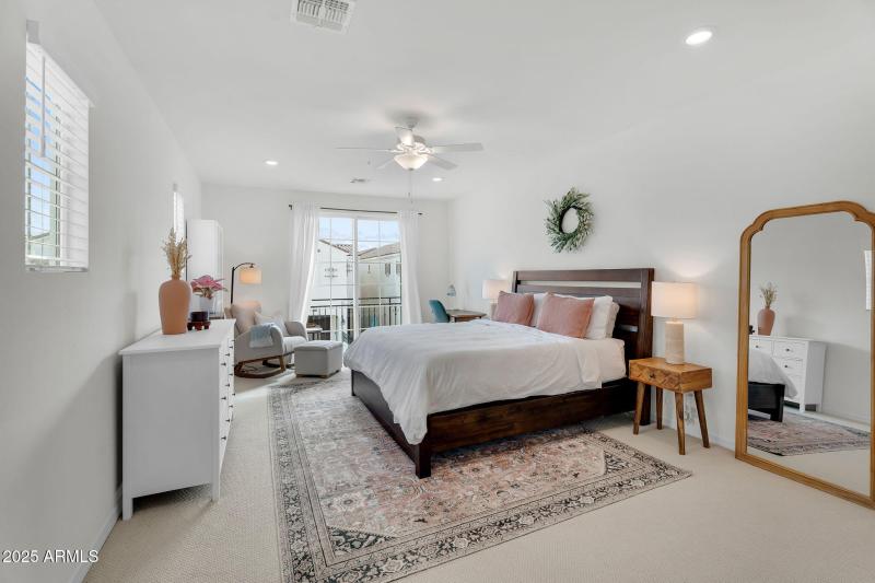 19-web-or-mls-Raleigh-24