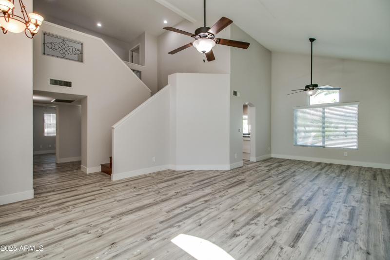 6620 W Louise