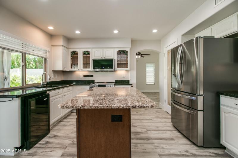 6620 W Louise