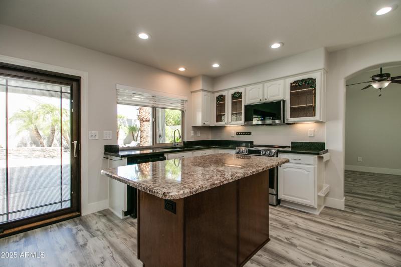 6620 W Louise