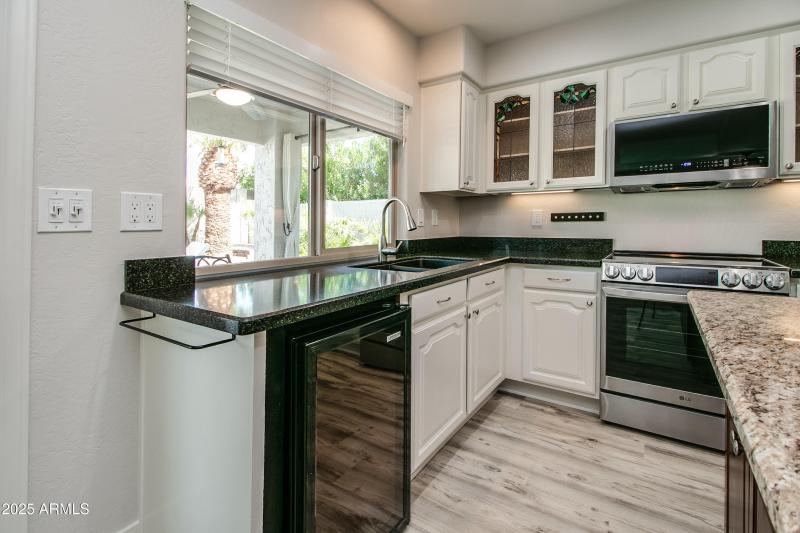 6620 W Louise