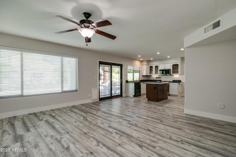 6620 W Louise