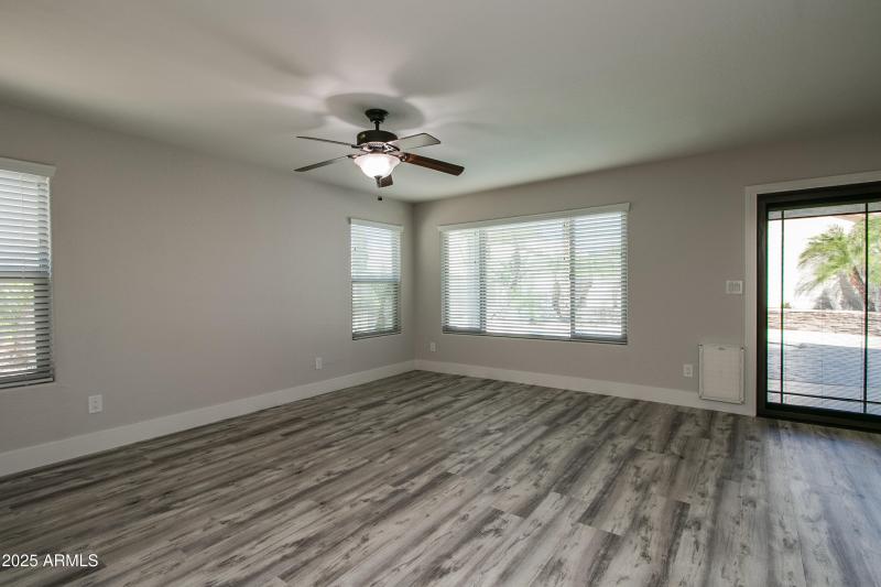 6620 W Louise