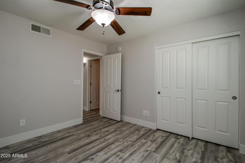 6620 W Louise