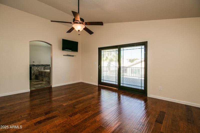 6620 W Louise