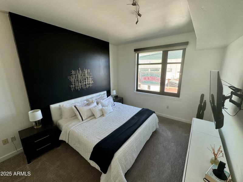 Main Bedroomn