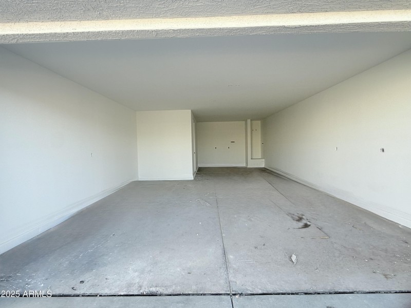 029- Garage