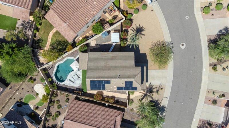 Wide Lot Frontage
