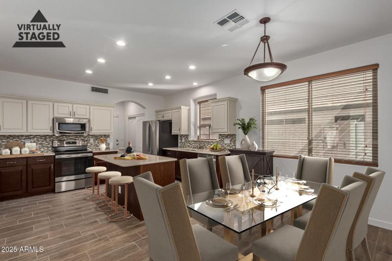 Dining ara VIRTUALSTAGED